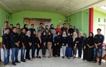 Personel Polsek Air Besi Hadiri Pleno Terbuka Rekapitulasi DPSHP Tingkat Kecamatan