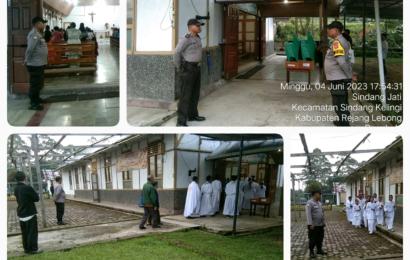 Polsek Sindang Kelingi Laksanakan Pengamanan Ibadah Minggu di Gereja