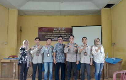 Personel Polsek Hadiri Pleno Terbuka Rekapitulasi DPSHP Kecamatan Air Besi
