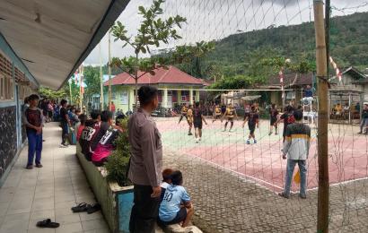 Bhabinkamtibmas Polsek Rimbo Pengadang Sambangi Kegiatan Turnamen  Ratau Cup 2023