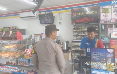 Tingkatkan Kondusifitas Kamtibmas di Wilkum Polsek Kota Manna, Bhabinkamtibmas Sambang ke Mini Market 
