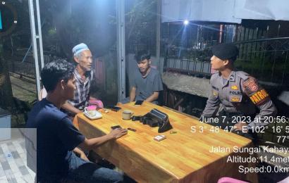 Sapa Warga Sambil Patroli Malam, Sat Samapta Polresta Bengkulu Sambangi Siskamling