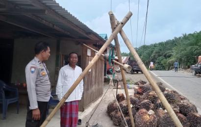 Ciptakan Sitkamtibmas yang Kondusif Bhabinkamtibmas Turun Kemasyarakat