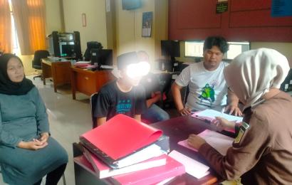 Terlibat Pencurian HP, Warga Desa Ketaping Diserahkan ke Kejaksaan BS