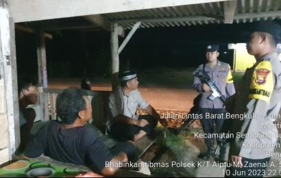 Tingkatkan Keamanan, Polsek Kaur Tengah Gelar Patroli Sambang