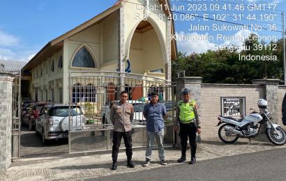 Personel Polres Rejang Lebong Laksanakan Pengamanan Ibadah di Gereja HKBP