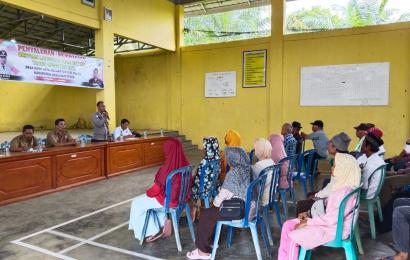 Bhabinkamtibmas Polsek Giri Mulya Hadiri Penyaluran BLT DD TW II Desa Rena Jaya