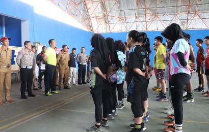 Pantau Latihan Atlet Bola Voli, Kapolres Lebong Berikan Motivasi dan Semangat