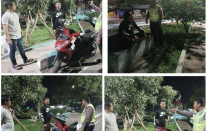 Polsek Muara Bangkahulu Sambang Dialogis di Simpang Pos Tugu Hiu 