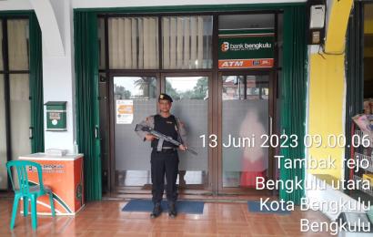 Cegah Krimanalitas di Obyek Vital, Anggota Polsek Padang Jaya Melaksanakan Pengamanan Bank