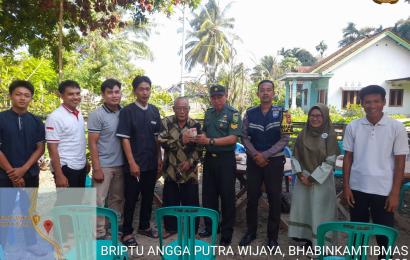 Bhabinkamtibmas Polsek Maje Hadiri Pembagian  BLT DD Tahun 2023 Tahap II di Desa Benteng Harapan 