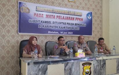 Polres Kaur Melaksanakan Kegiatan Desiminasi Pendidikan Lalu Lintas Pada Mata Pelajaran PPKN