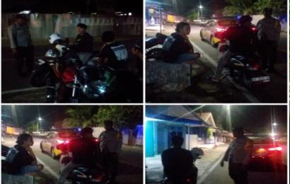 Patroli Malam Hari, Polsek Teluk Segara Berikan Imbaun Kamtibmas kepada Masyarakat yang Nongkrong