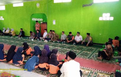 Bhabinkamtibmas Polsek Curup Hadiri Undangan Syukuran Tahfiz Qur'an Khairiyah Ponpes Ar-Rahmah