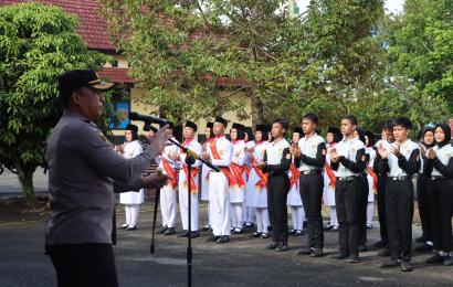 Lomba Baris Berbaris SMP-SMA Meriahkan Hari Bhayangkara Ke-77