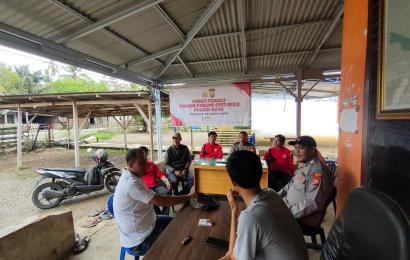 Polsek Padang Guci Gelar Jumat Curhat di Desa Tanjung Bunian 