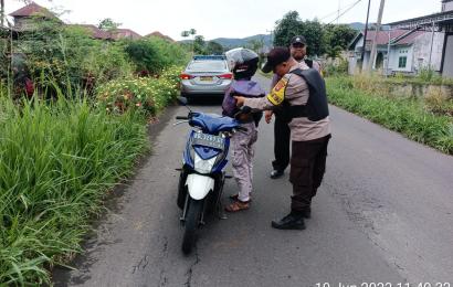 Antisipasi Tindak Kejahatan di Wilayah Hukum,  Polsek Curup Laksankan Razia Sajam dan Senpi