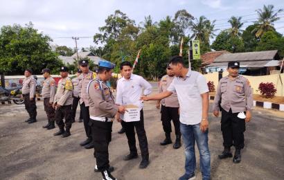 Sedekah Senin, Polsek Lubuk Pinang Salurkan Bantuan Kepada Warga yang Sakit