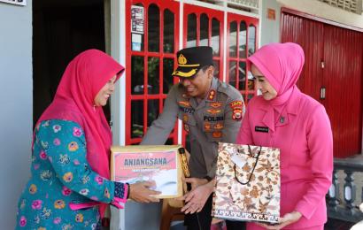 Kapolres Bengkulu Utara Anjangsana Ke Purnawirawan Polri dan Warakawuri Dalam Rangka Hari Bhayangkara Ke-77