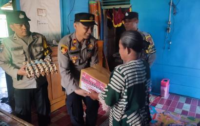 Baksos Dalam Rangka Hari Bhayangkara ke 77, Polsek Giri Mulya Salurkan Sembako