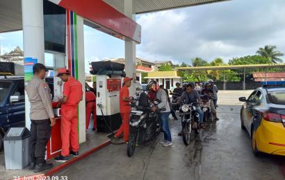 Patroli Polsek Kota Manna Melakukan Pengecekan dan Monitoring Ketersedian BBM di SPBU Kutau 