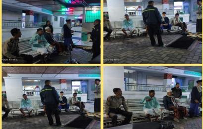 Ciptakan Rasa Aman, Polsek Teluk Segara Gelar Pengamanan Kegiatan Salat Subuh 