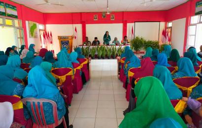 Bhabinkamtibmas Polsek Ketahun, Hadiri Kegiatan Lomba 10 Program Pokok PKK Kecamatan Pinang Raya