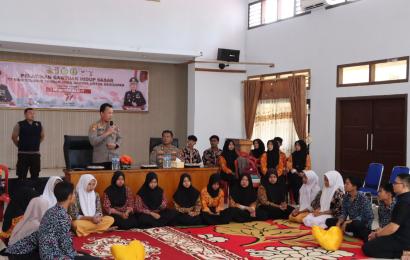 Polres Lebong Gelar Pelatihan Bantuan Hidup Dasar 77 Ribu Telapak Tangan Anak Bangsa untuk Kehidupan
