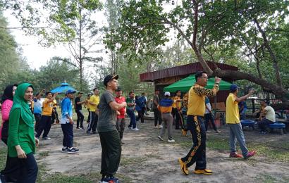 Hut Bhayangkara Ke 77, Polres Mukomuko Adakan Jalan Santai dan Olahraga Bersama, Dibanjiri Hadiah Dorprize 