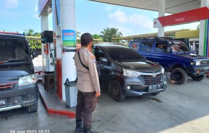 Polsek Manna Pantau SPBU Kutau, Cek Ketersediaan BBM