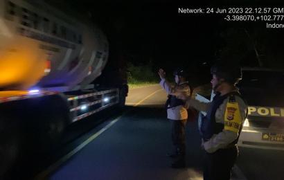 Polsek Padang Ulak Tanding Gelar Patroli Dijalan Lintas, Antisipasi Tindak Pidana