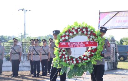 Peringati Hari Bhayangkara Ke 77 Polres Kaur Upacara Ziarah di Taman Makam Pahlawan 