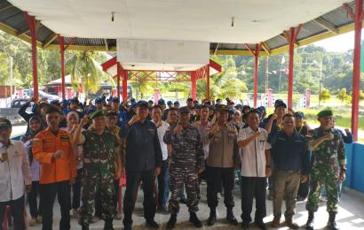Kapolsek Enggano Hadiri Acara Penerimaan Mahasiswa KKN di Kecamatan Enggano