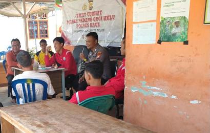 Jumat Curhat, Polsek Padang Guci Hulu Dengarkan Keluhan Warga Desa Aur Gading