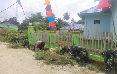 Sinergitas TNI – Polri dan Masyarakat Gotong Royong Bersihkan Masjid