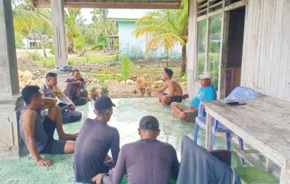 Laksanakan Program Jumat Curhat, Bhabikamtibmas  Dengarkan Keluhan Masyarakat