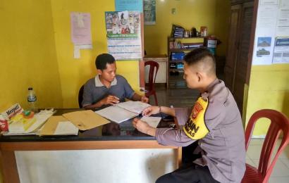 Sambang Perangkat Desa, Bhabinkamtibmas Sampaikan Pesan Kamtibmas