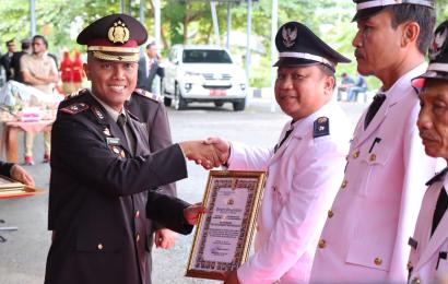 Peringati HUT Bhayangkara ke 77, Polres Kaur Gelar Upacara dan Berikan Penghargaan Kepada 59 Personel 