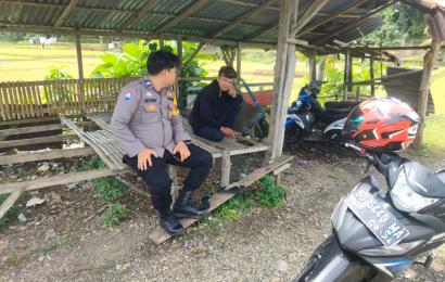 Selalu Aktif Jaga Silaturahmi, Bhabinkamtibmas Kelurahan Masat Sambangi Warga Binaan 
