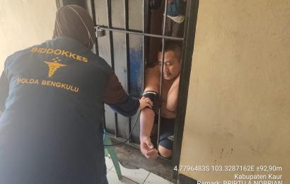 Sat Tahti Polres Kaur dan Tim Kesehatan Lakukan Pemeriksaan Kesehatan Tahanan Polres Kaur