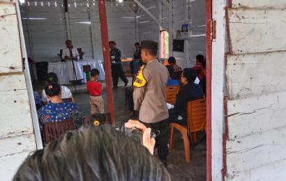 Polsek Kaur Selataran Monitoring dan Pengamanan Ibadah Minggu di Gereja 