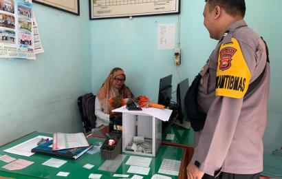 Mewujudkan Kamtibmas yang Kondusif, Bhabinkamtibmas Polsek Pino, Sambangi Pemdes Padang Lebar  