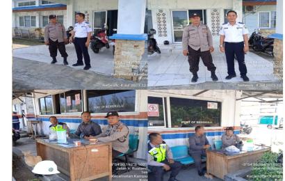 Patroli Siang Hari, Personel KSKP Pulau Baai Sambangi Warga