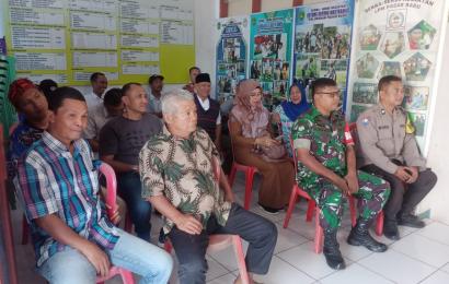 Bhabinkamtibmas Polsek Teluk Segara Hadiri Kegiatan Serah Terima Kepala Kelurahan Pasar Baru