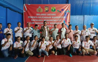 Meriahkan Hut Bhayangkara Ke 77, Kapolres Mukomuko Gelar Turnamen Badminton