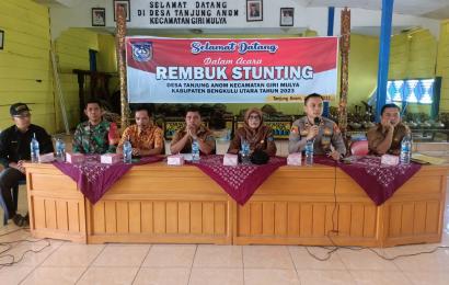 Hadiri Rembuk Stunting Desa, Ini yang Disampaikan Kapolsek Giri Mulya