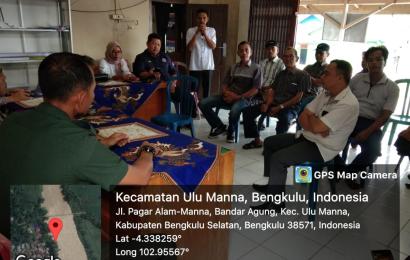 Bhabinkamtibmas Hadiri Musyawarah Desa Terkait Verifikasi dan Validasi Penerima Bansos