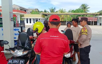 Patroli, Polsek Kota Pantau Distribusi dan Antrean BBM di SPBU Kutau