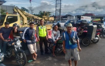 Satlantas Polres Lebong Sampaikan Imbauan Kamseltibcar Lantas kepada Petugas Parkir