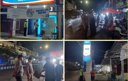 Sambangi Objek Vital, dan Pusat Keramaian Polsek Ratu Samban Gelar Patroli 